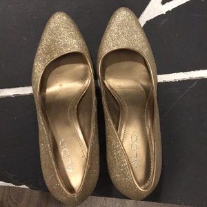 Gold sparkly Aldo  ( approx 2.75”) heels